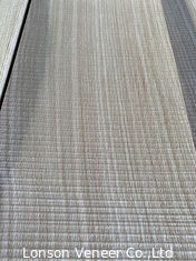 0.7mmの木製の穀物のラフ カットはMDFの四分の一によって鋸で挽かれるホワイト オークに張り合わせる